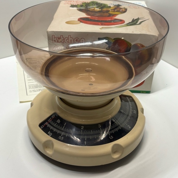 Vintage 70s Cosmo bowl-style food scale, originally purchased from Zellers - Picture 1 of 10